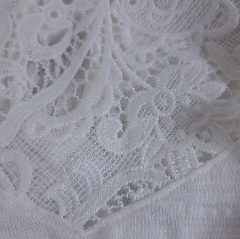 Express White Lace Pieced Mock Neck Top Size XS - Picture 17 of 17